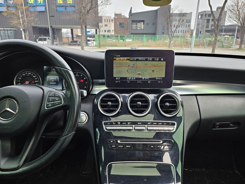 2016 Mercedes-Benz C-Class C200 photo 17