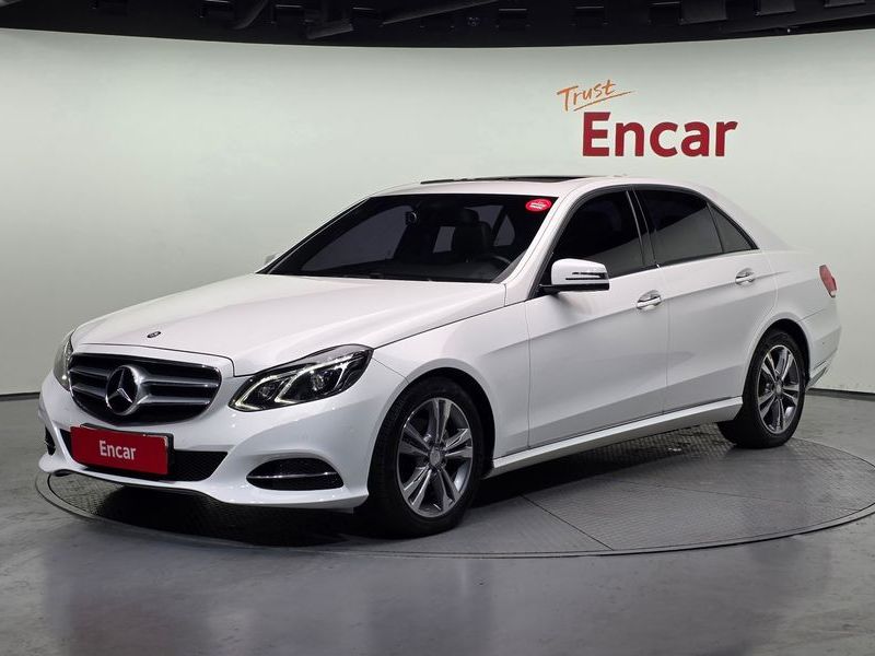 2016 Mercedes-Benz E-Class E220 Bluetec Avantgarde photo 1