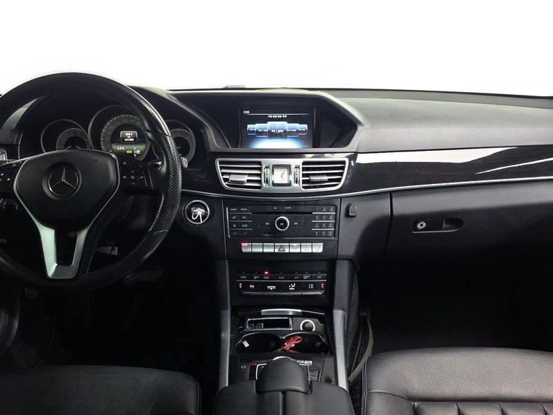 2016 Mercedes-Benz E-Class E220 Bluetec Avantgarde photo 7