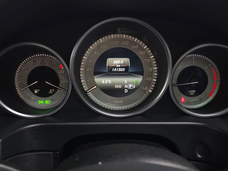 2016 Mercedes-Benz E-Class E220 Bluetec Avantgarde photo 8