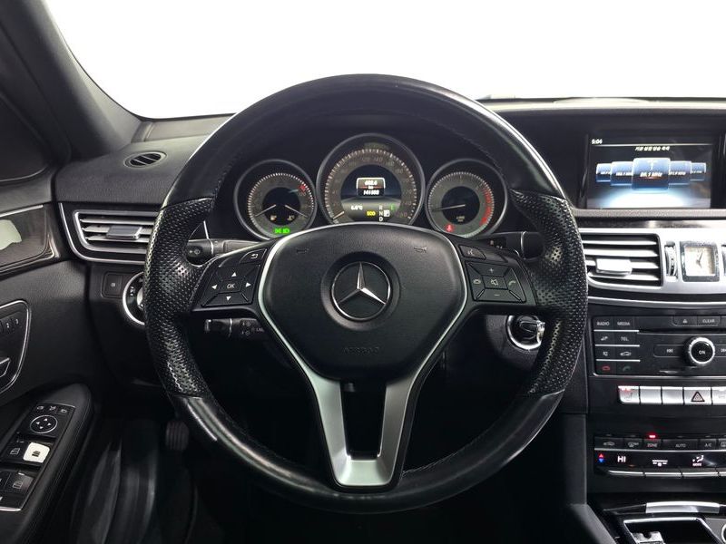 2016 Mercedes-Benz E-Class E220 Bluetec Avantgarde photo 13