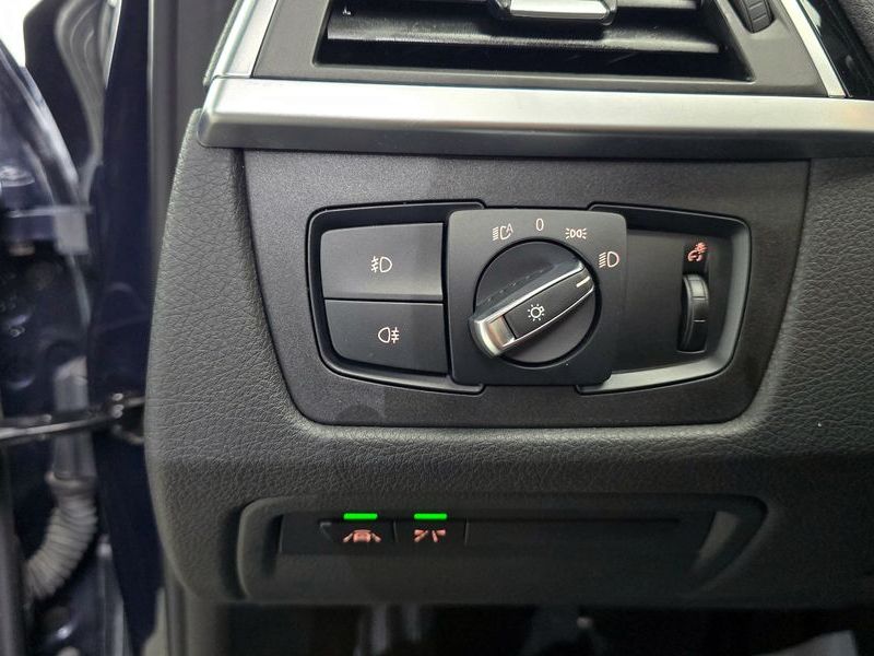 2017 BMW 3 Series 320d photo 14