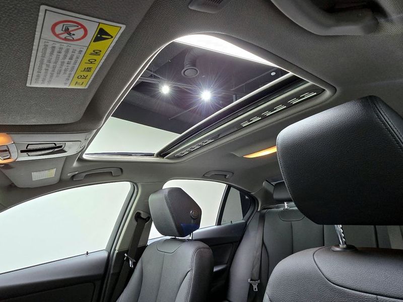 2017 BMW 3 Series 320d photo 20