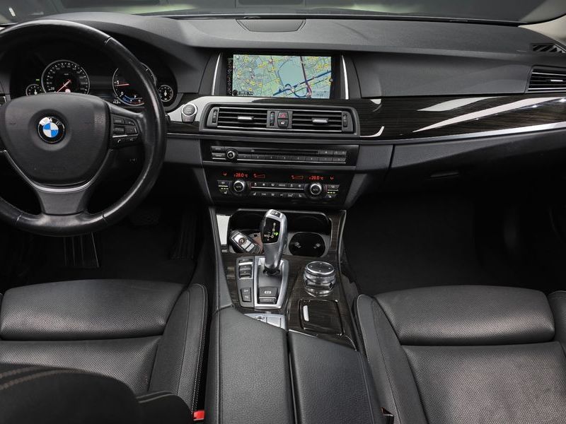 2016 BMW 5 Series 520d xDrive Luxury Plus photo 7