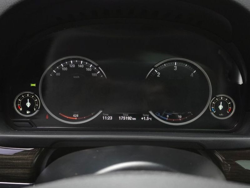 2016 BMW 5 Series 520d xDrive Luxury Plus photo 8