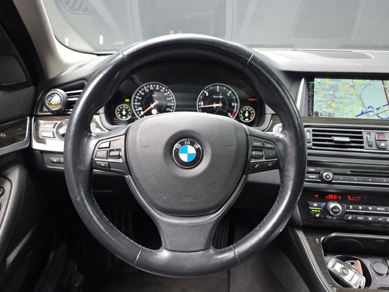 2016 BMW 5 Series 520d xDrive Luxury Plus photo 13