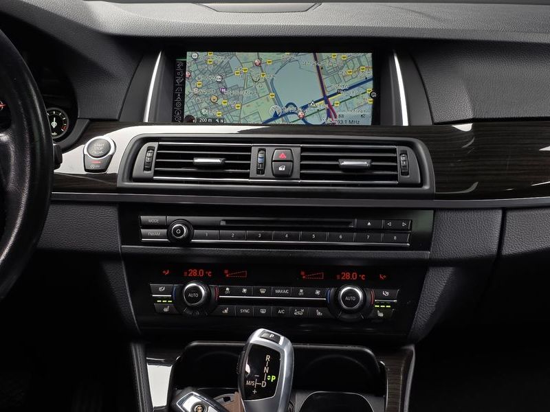 2016 BMW 5 Series 520d xDrive Luxury Plus photo 14