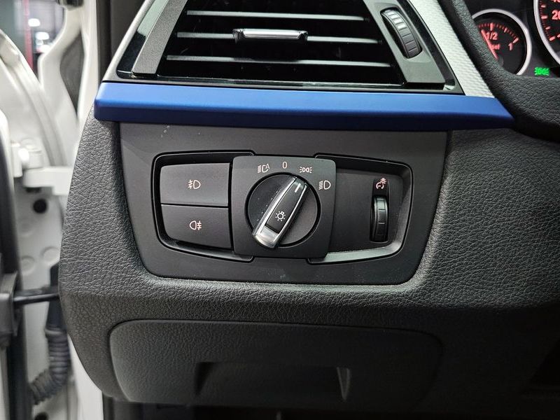 2015 BMW 3 Series 320d M Performence Edition photo 17