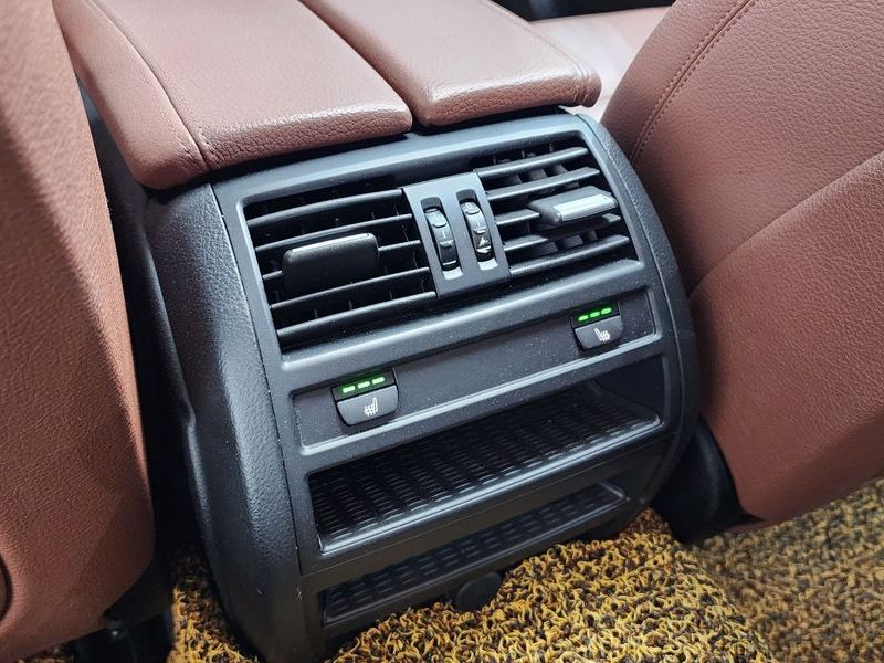 2016 BMW 5 Series 520d M Aero Dynamic photo 18