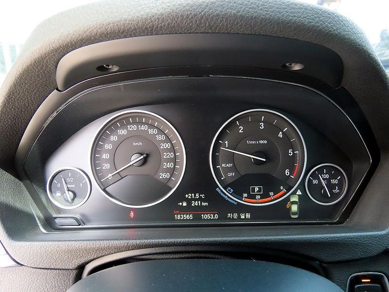 2015 BMW 3 Series 320d xDrive photo 9