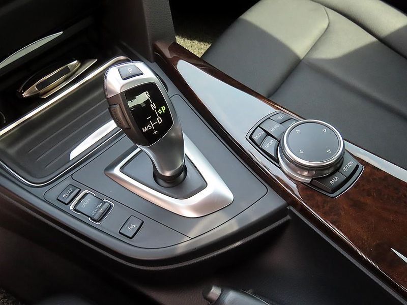 2015 BMW 3 Series 320d xDrive photo 11