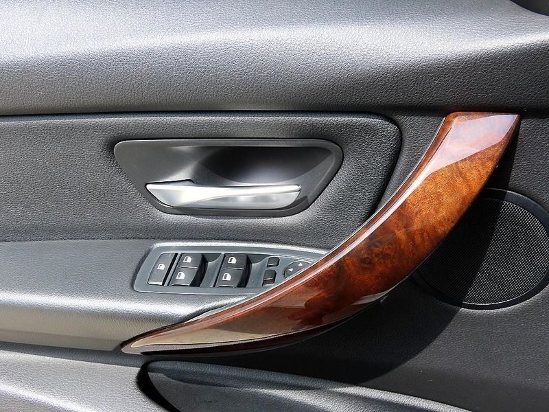2015 BMW 3 Series 320d xDrive photo 12
