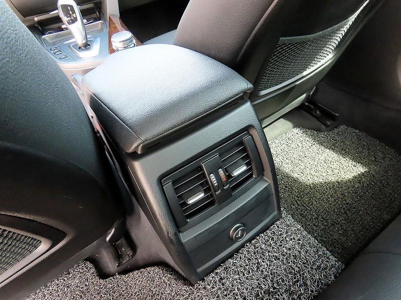 2015 BMW 3 Series 320d xDrive photo 17