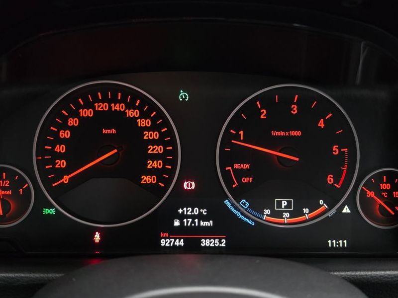 2016 BMW 3 Series 320d photo 8
