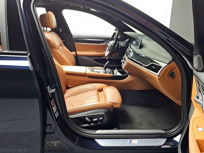 2017 BMW 7 Series 740d xDrive M Sport photo 11