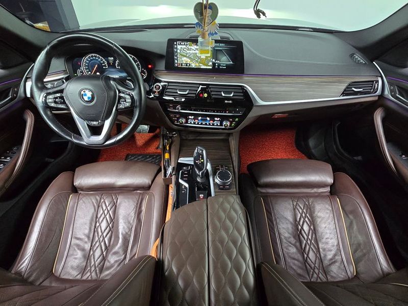 2017 BMW 5 Series 520d M Sport Package Plus photo 7