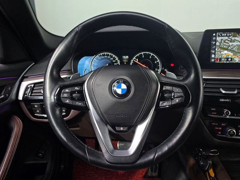 2017 BMW 5 Series 520d M Sport Package Plus photo 13