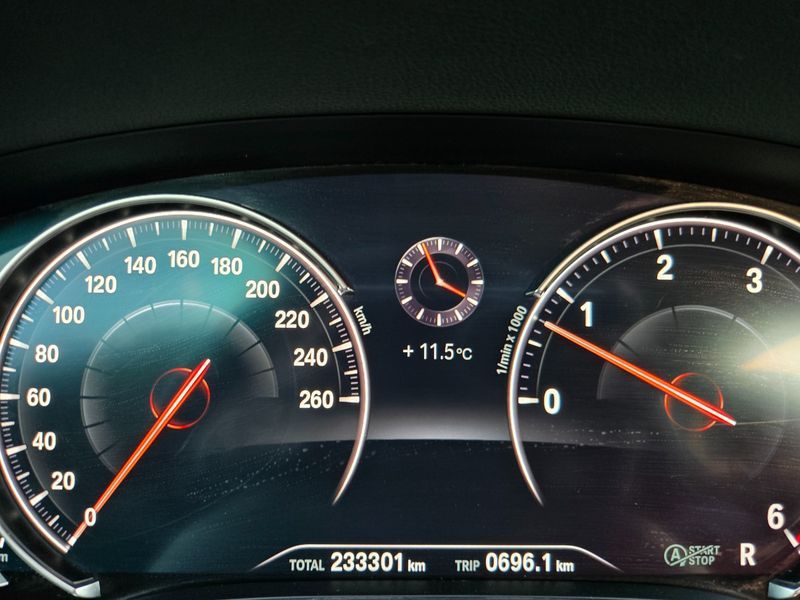 2016 BMW 7 Series 730d xDrive photo 15
