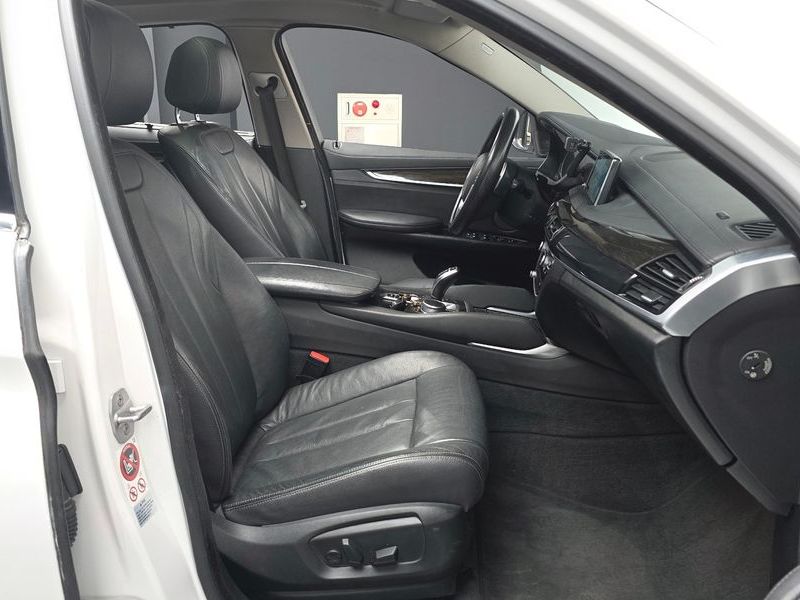 2017 BMW X6 xDrive 30d photo 11