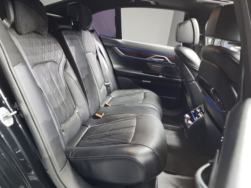 2016 BMW 7 Series 730d xDrive photo 12