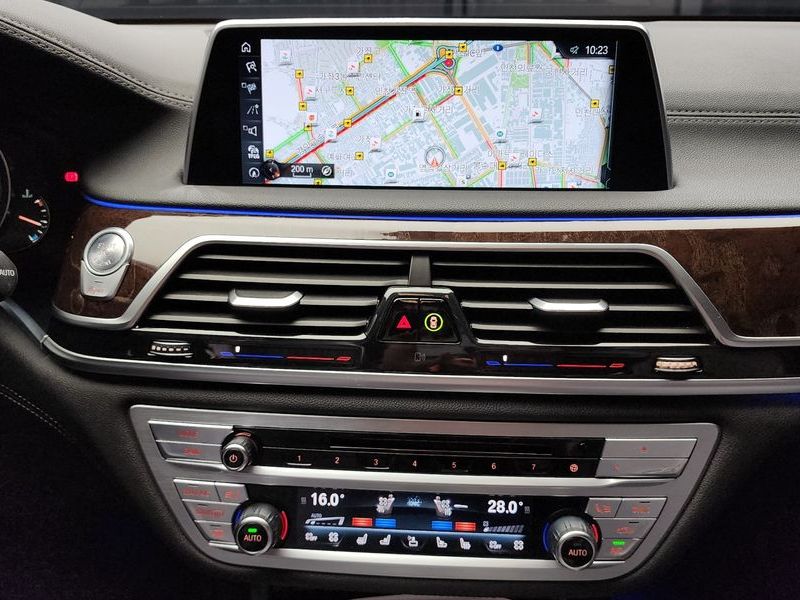 2016 BMW 7 Series 730d xDrive photo 14