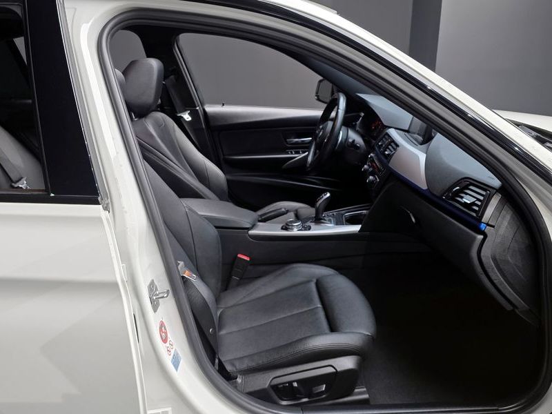 2015 BMW 3 Series 320d M Performence Edition photo 10