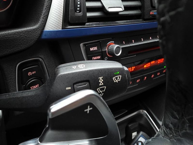 2015 BMW 3 Series 320d M Performence Edition photo 19