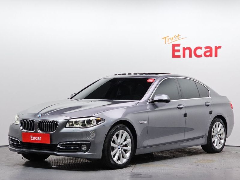 2016 BMW 5 Series 528i xDrive Luxury Plus photo 1