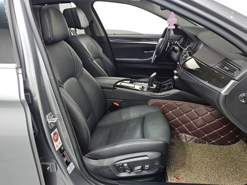 2016 BMW 5 Series 528i xDrive Luxury Plus photo 11