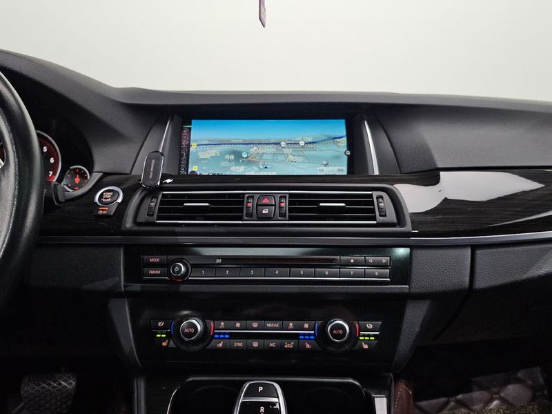 2016 BMW 5 Series 528i xDrive Luxury Plus photo 14