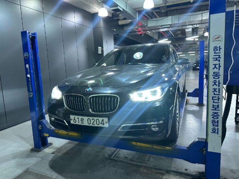 2016 BMW 5 Series GT xDrive photo 1