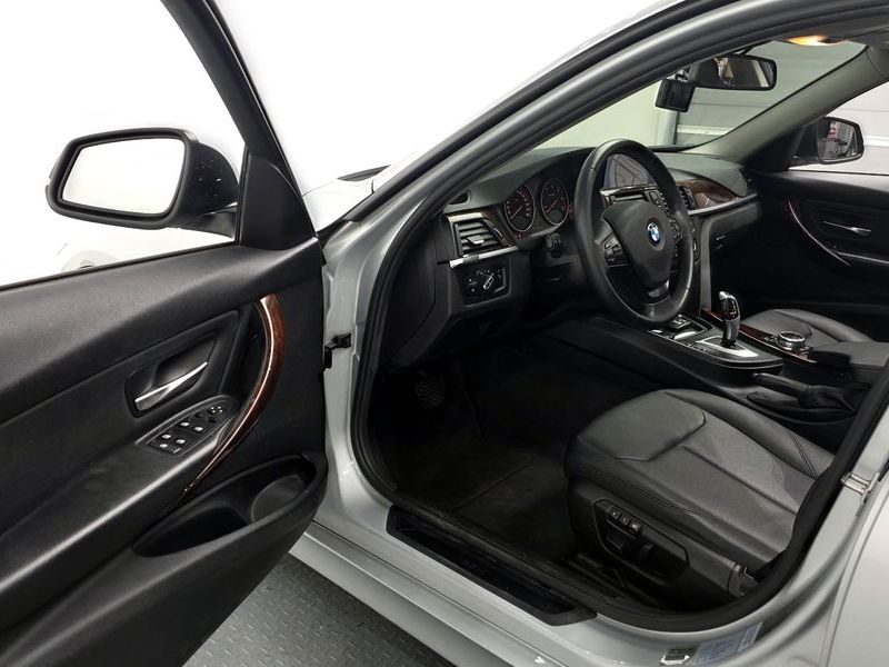 2015 BMW 3 Series 320d xDrive photo 10