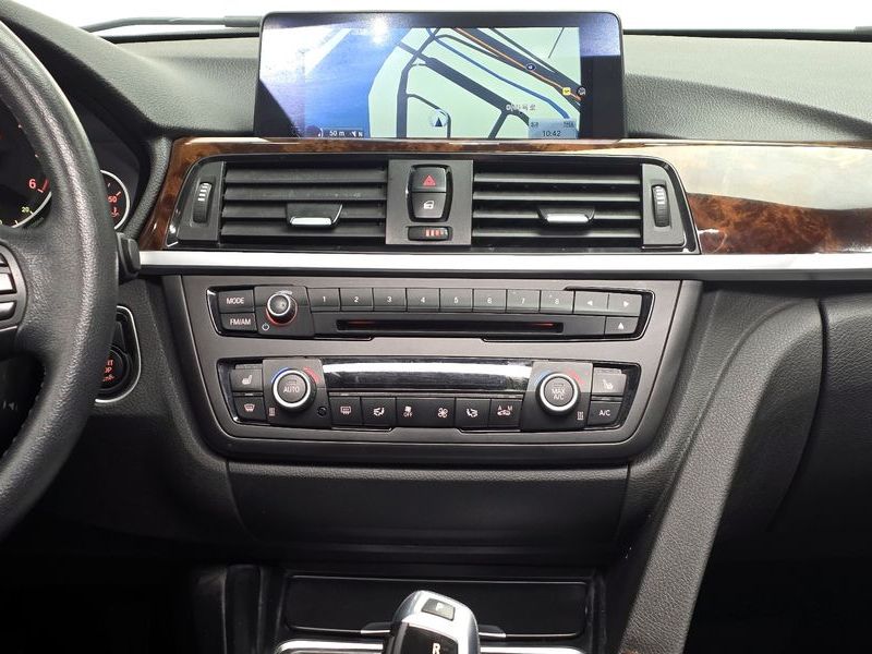 2015 BMW 3 Series 320d xDrive photo 13