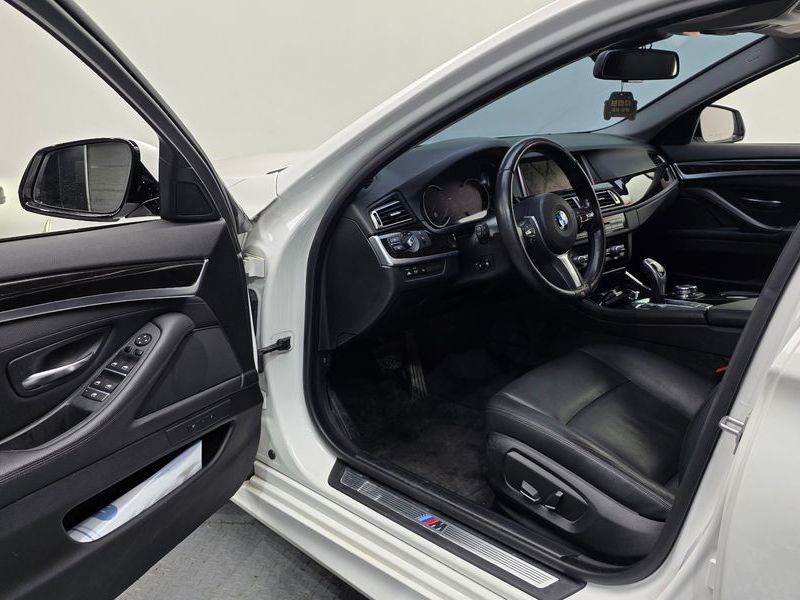 2016 BMW 5 Series 528i M Aero Dynamic photo 10