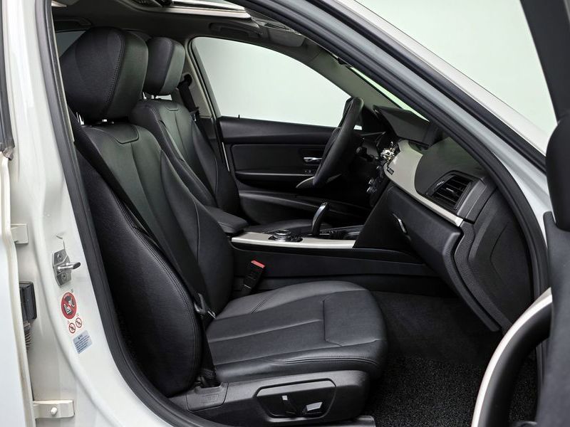 2015 BMW 3 Series 320d ED Edition photo 10
