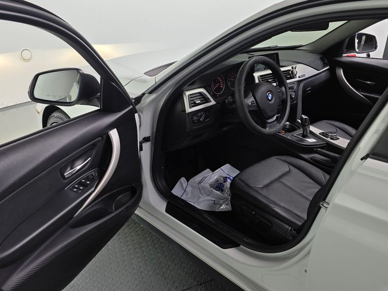 2015 BMW 3 Series 320d ED Edition photo 11