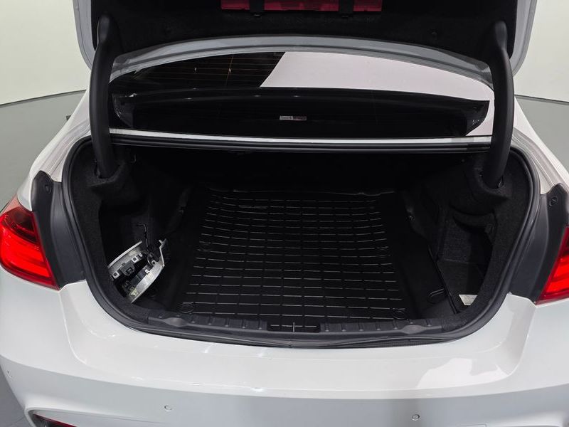 2015 BMW 3 Series 320d ED Edition photo 20