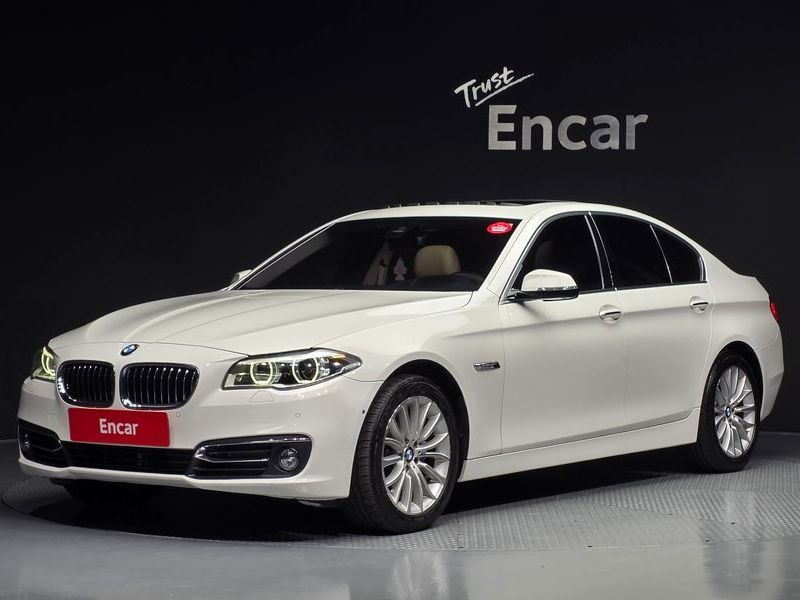 2015 BMW 5 Series 528i Luxury photo 1