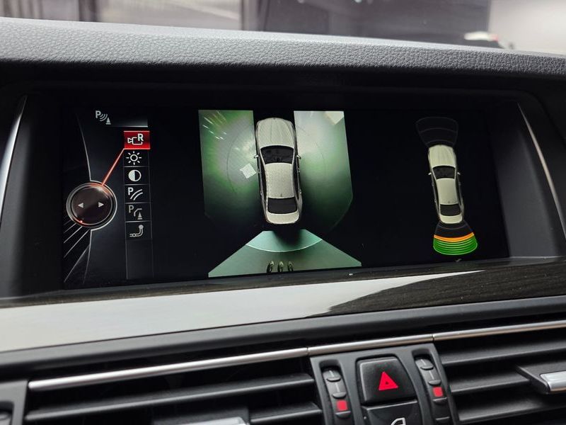 2015 BMW 5 Series 528i Luxury photo 16