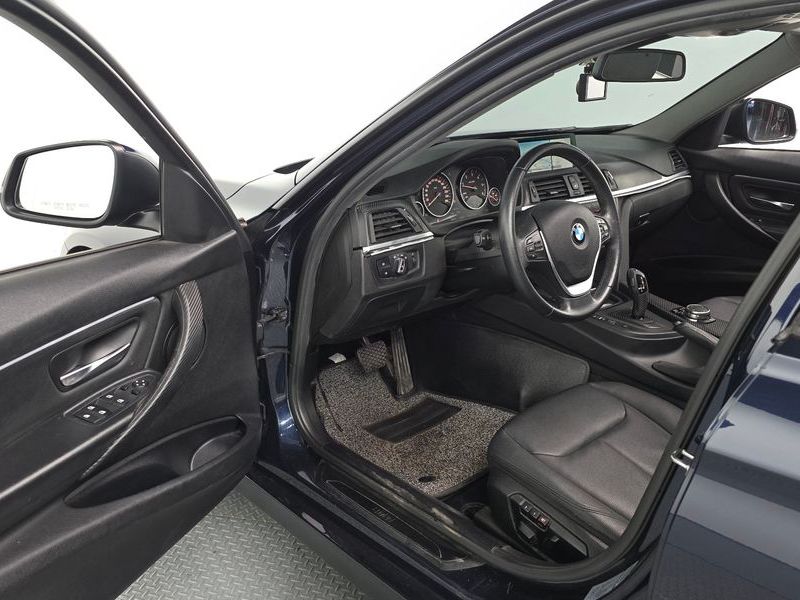2015 BMW 3 Series 320d xDrive photo 10
