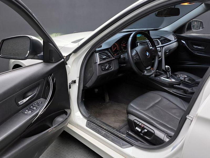2016 BMW 3 Series 320d photo 11