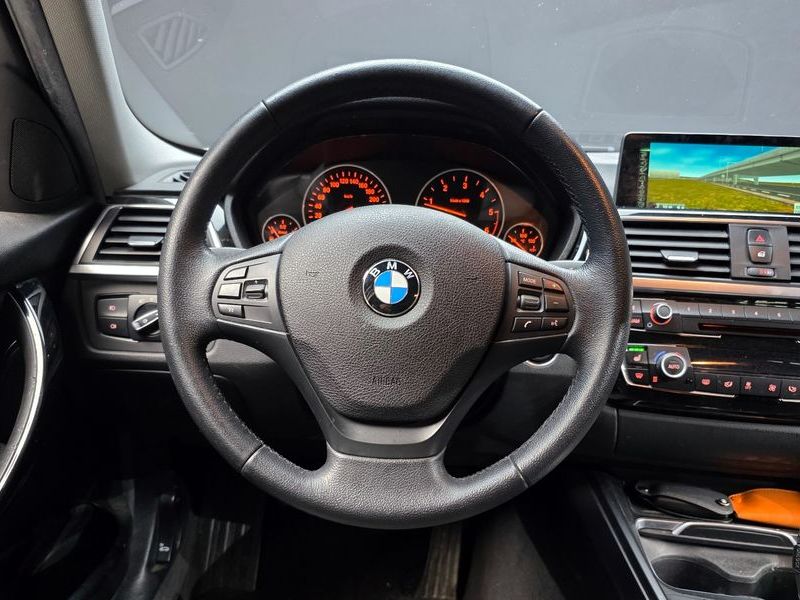 2016 BMW 3 Series 320d photo 13