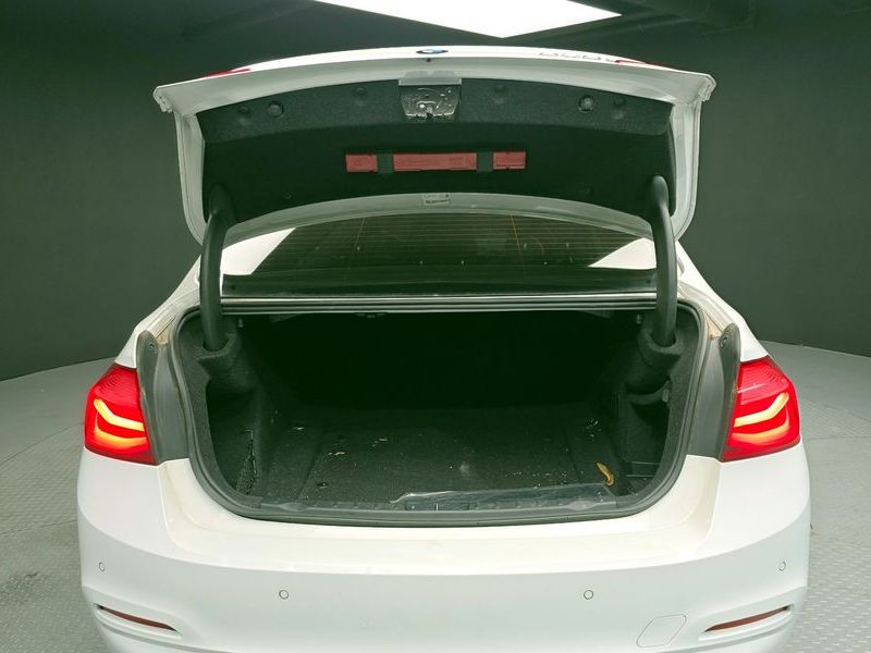 2016 BMW 3 Series 320d photo 20