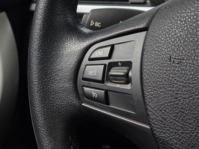 2015 BMW 3 Series 320i photo 20