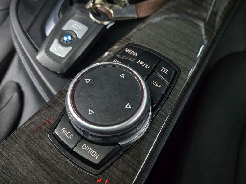 2015 BMW 3 Series 320i photo 21