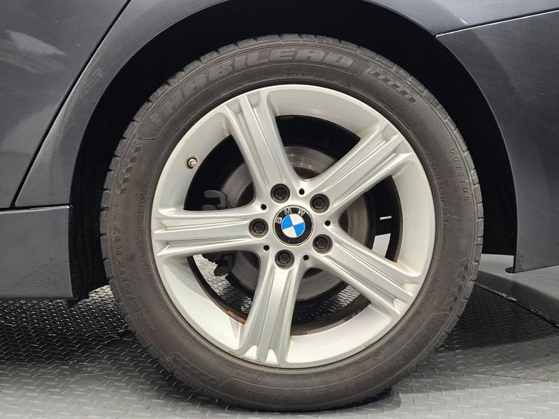 2015 BMW 3 Series 320i photo 22