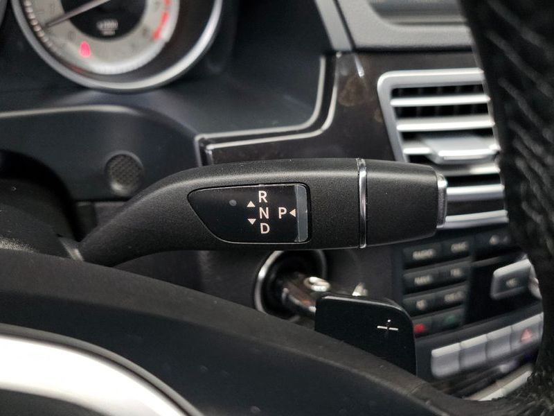 2015 Mercedes-Benz E-Class E200 Avantgarde photo 9