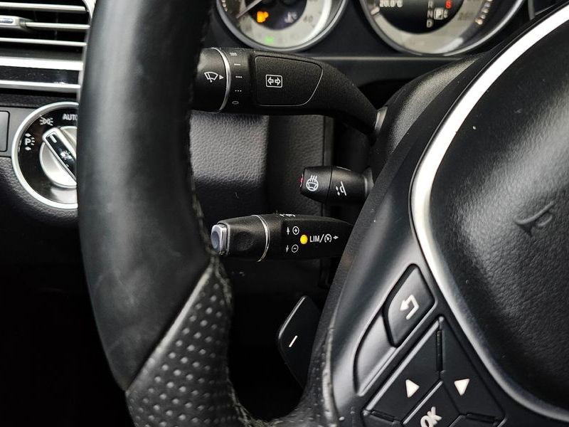 2015 Mercedes-Benz E-Class E200 Avantgarde photo 17