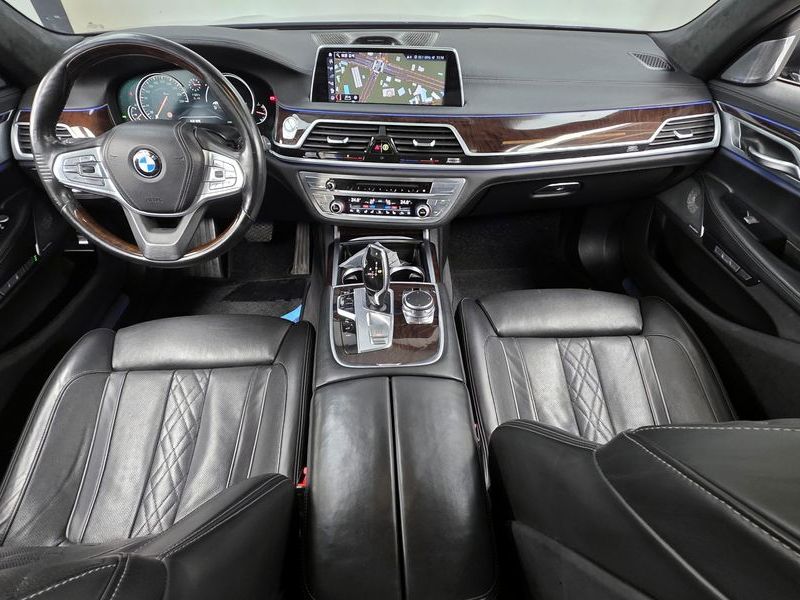 2016 BMW 7 Series 750Li xDrive photo 7