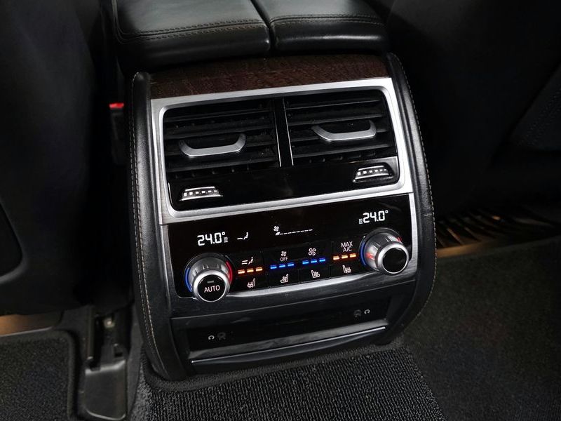 2016 BMW 7 Series 750Li xDrive photo 18